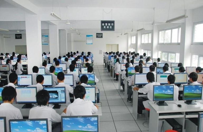 平涼機電工程學校計算機網絡技術專業(yè)深度解析 基礎扎實，開發(fā)潛力廣闊